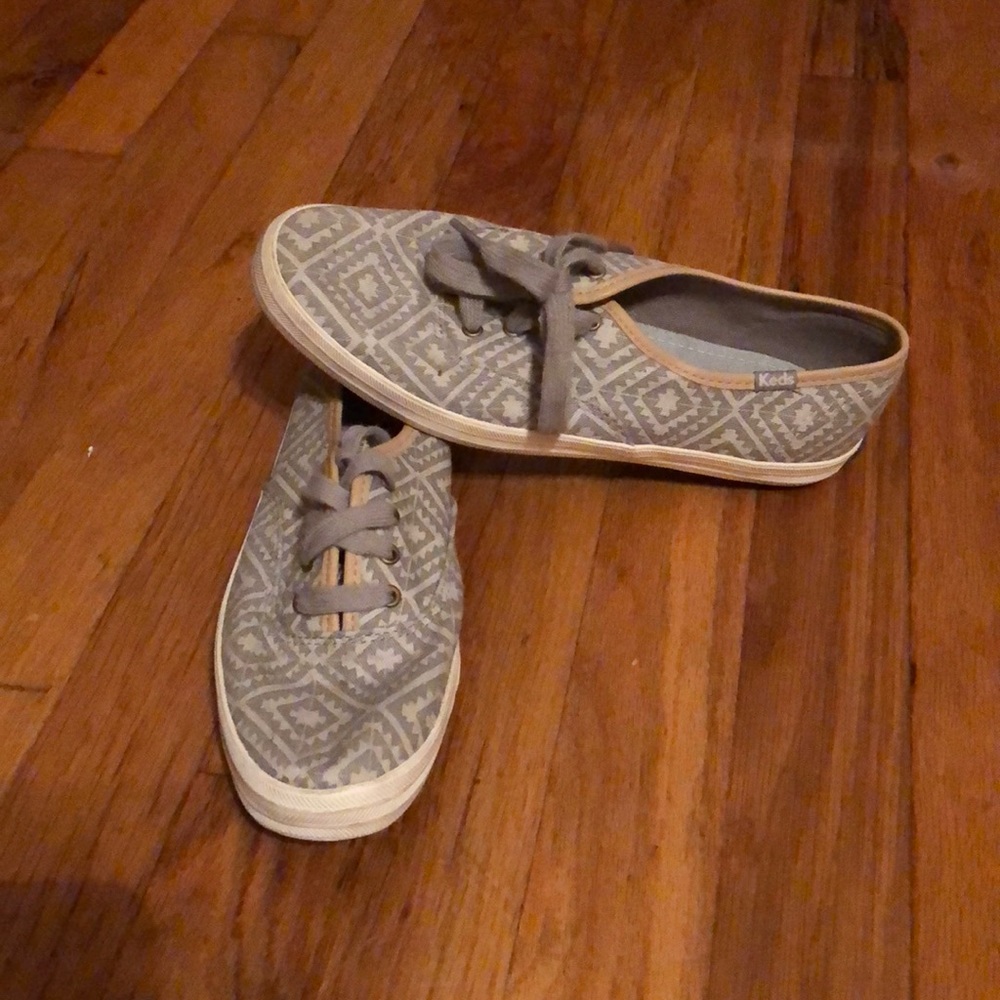 Size 6 Keds